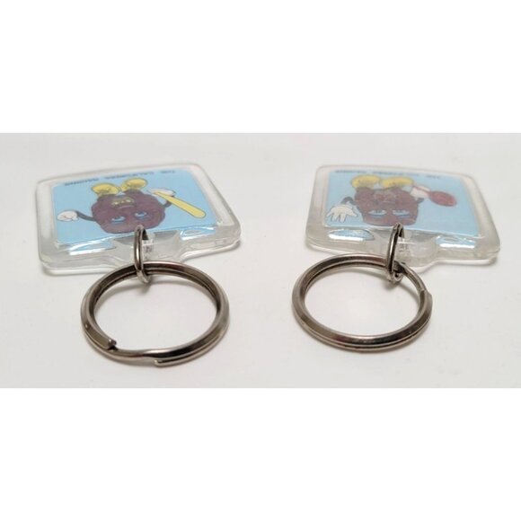 Lot of 2 The California Raisins Keychains Retro Cartoon Characters Plastic Metal - Picture 4 of 6